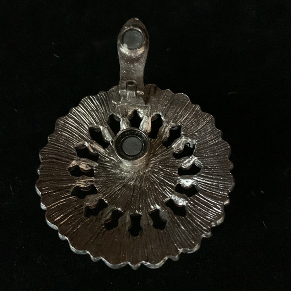 Stunning Vtg Southwestern Navajo Turquoise Stone in Silver Tone Setting Pendant - Picture 4 of 4